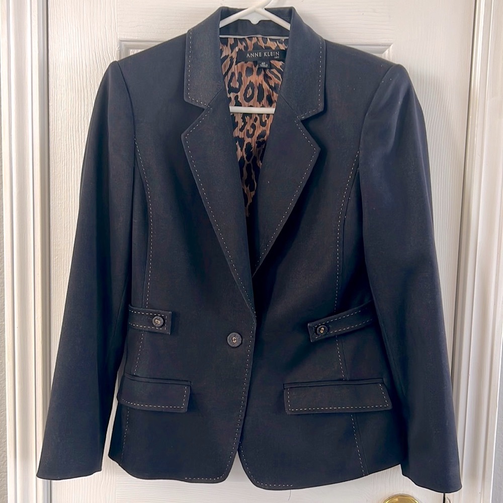 Anne Klein black suit jacket size 4P
